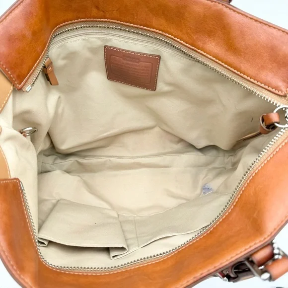 SOLD Coach Gallery Tote Bag - Picture 7 of 8